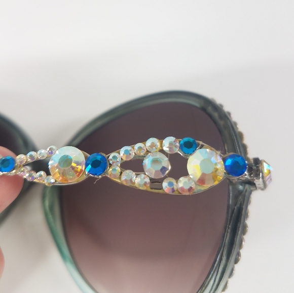 Green Rhinestone Sparkle Sunglasses - Picture 14 of 15